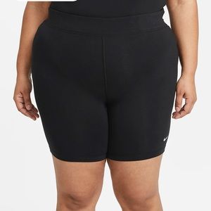 Plus size Nike mide rise bike Shorts